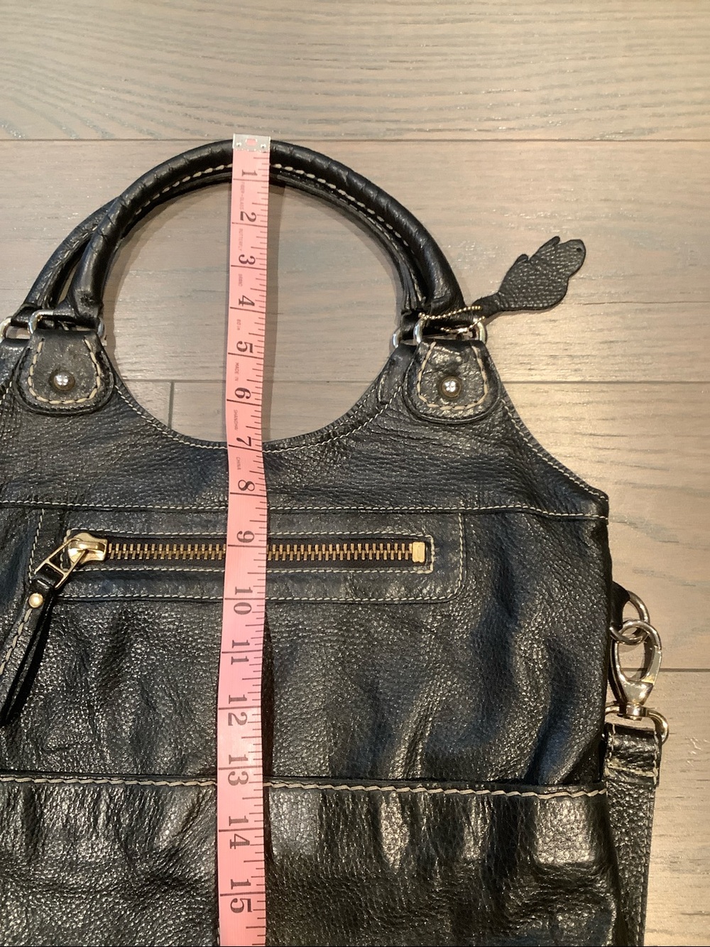 Roots Black Leather Lauren Shoulder Bag.
Made in Canada 🇨🇦 - Picture 5 of 6